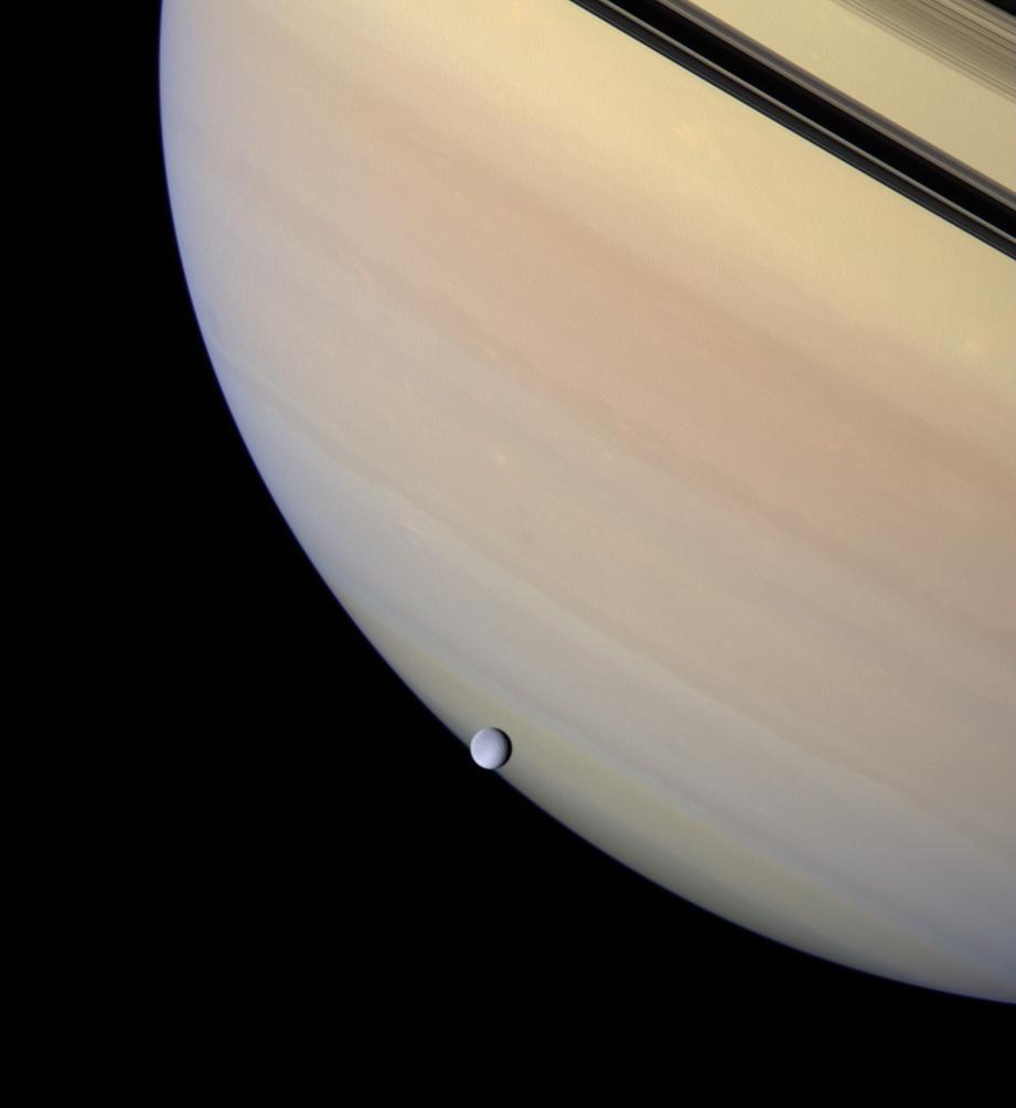 Rea frente a Saturno